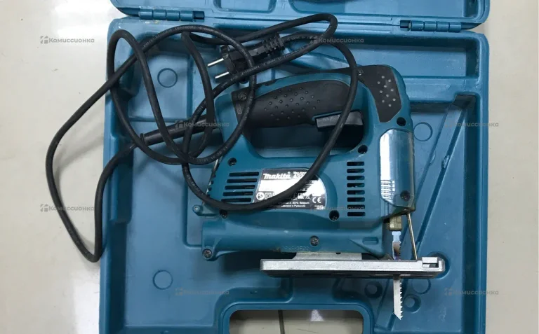 Электролобзик Makita 4329