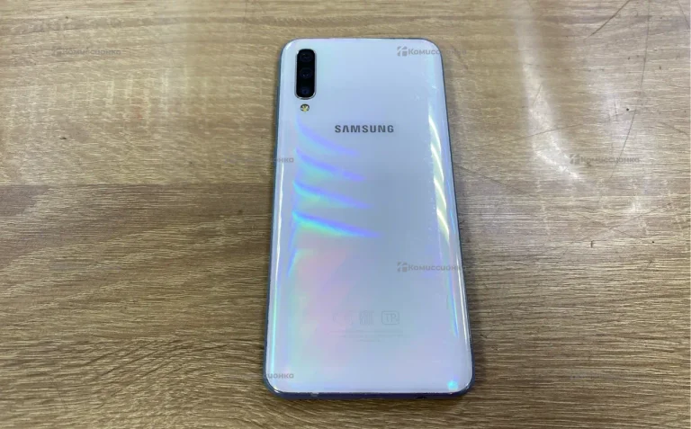 Samsung Galaxy A50 4/64 ГБ