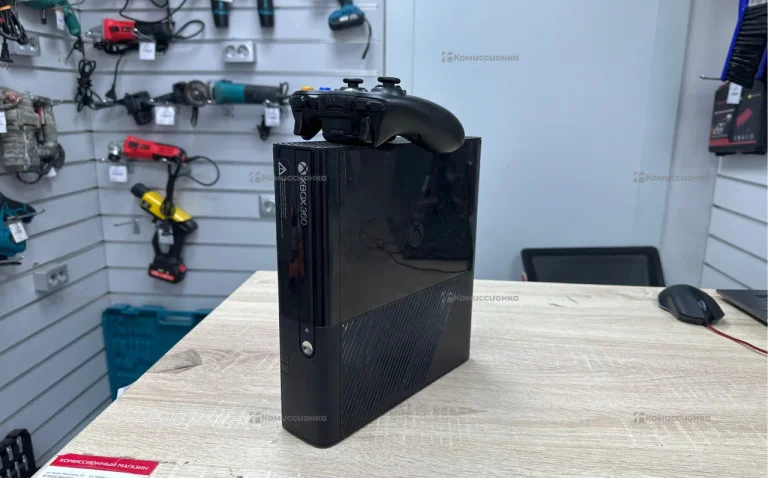 Приставка Xbox 360E 256GB