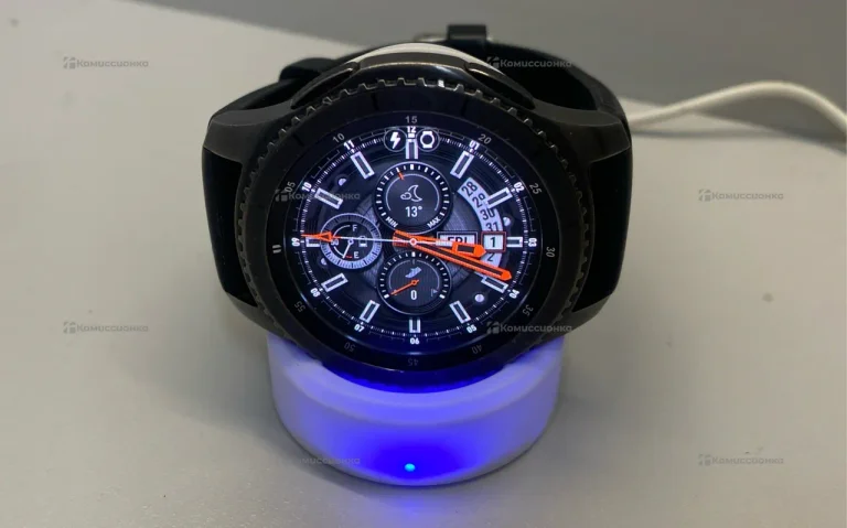 Часы  Samsung gear s3