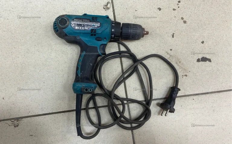Сетевая дрель-шуруповерт Makita DF0300
