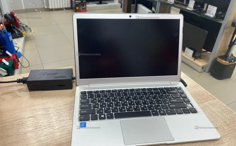 Ноутбук  DEXP Celeron/3/32