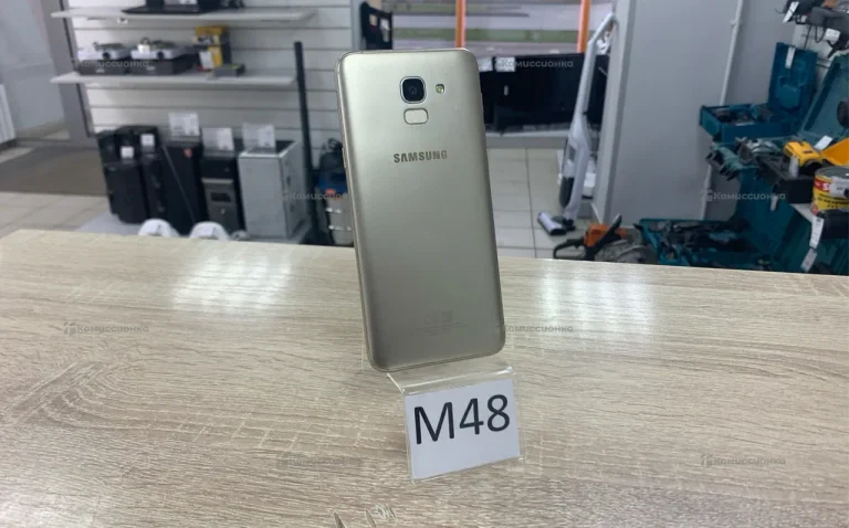 Samsung Galaxy J6 3/32 ГБ