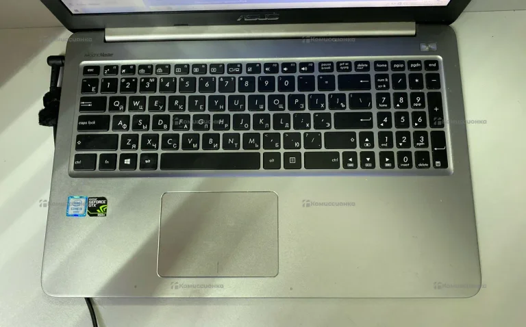 Ноутбук ASUS