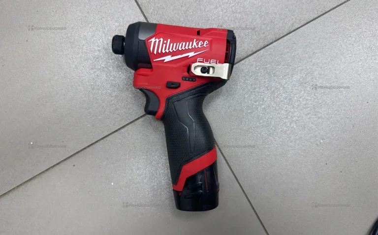 акумуляторный шуруповерт Milwaukee 3453
