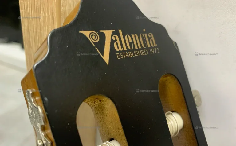 Классическая гитара Valencia 1972