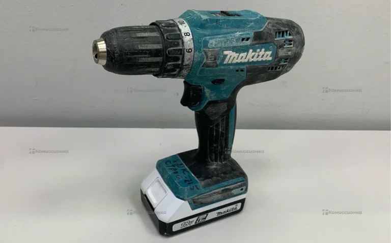 Аккумуляторная дрель-шуруповерт Makita DF488DWE