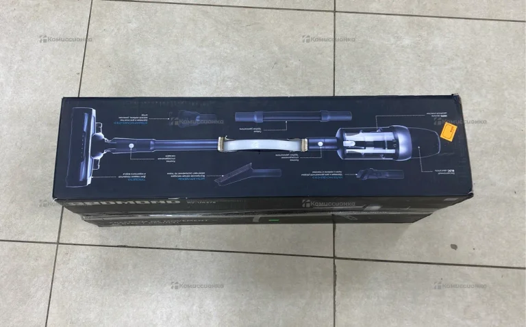 Пылесос REDMOND RV UR375