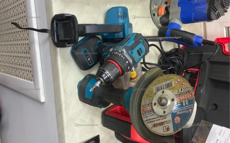 Аккумуляторная УШМ Makita GA005GZ