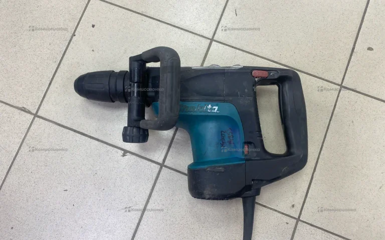 Перфоратор makita HR4001C