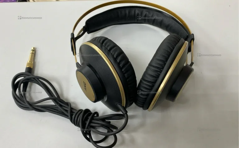 студийные наушники AKG K92