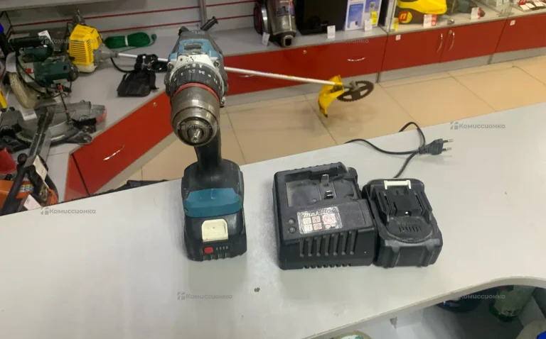 Винтоверт Makita DTD156