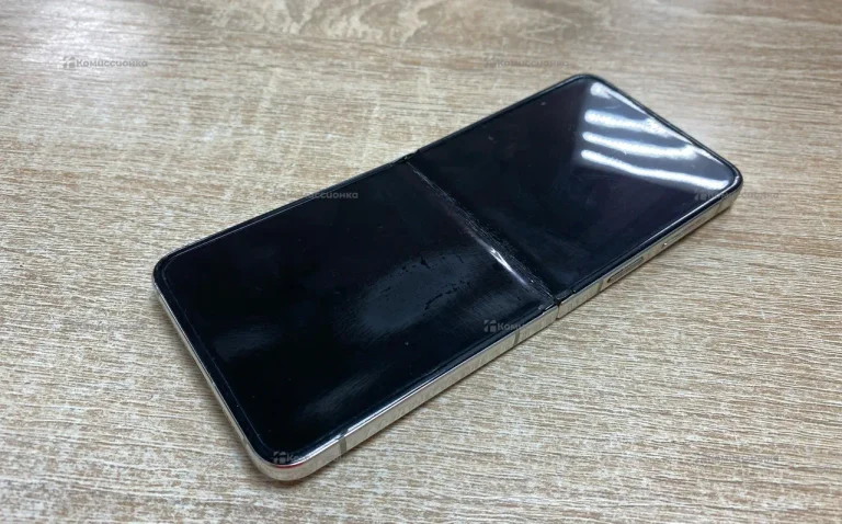 Samsung Galaxy Z Flip5 8/512 ГБ