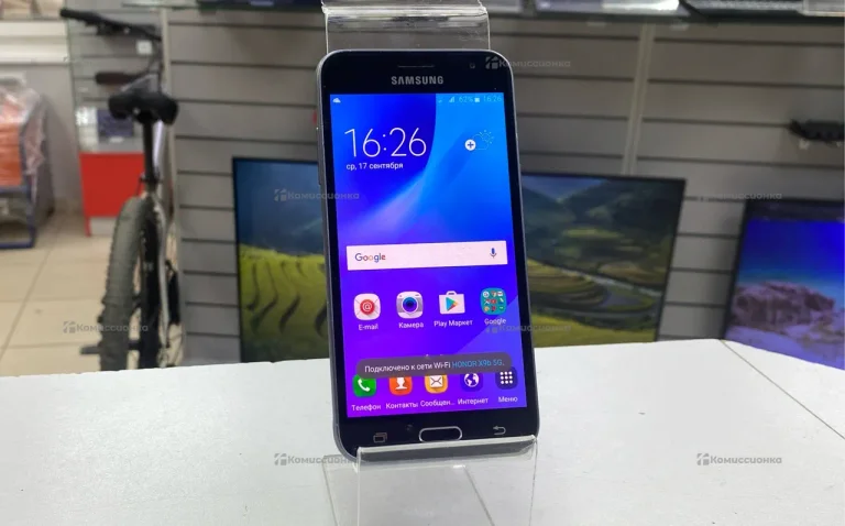 Samsung Galaxy J3 (2016) 2/16 ГБ