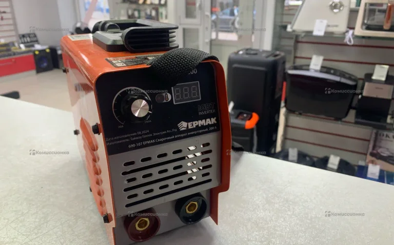 Сварочный аппарат Ермак 200