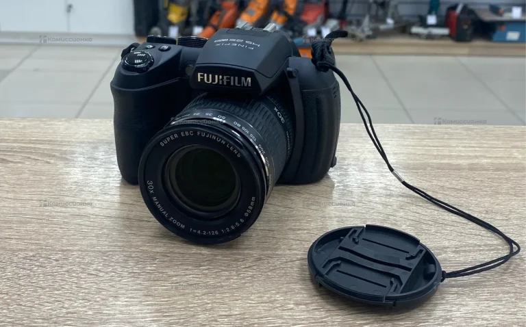 Фотоаппарат FUJIFILM FINEPIX HS25