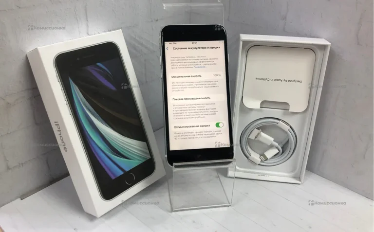Apple iPhone SE (2020) 3/128 ГБ