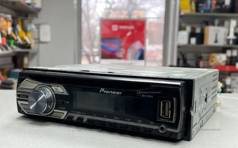 Автомагнитола  Pioneer DEH-2500Ui