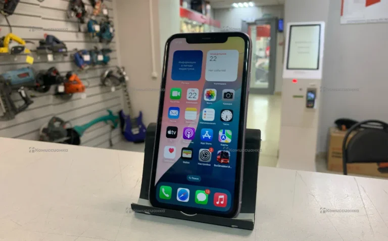 Apple iPhone 11 4/128 ГБ