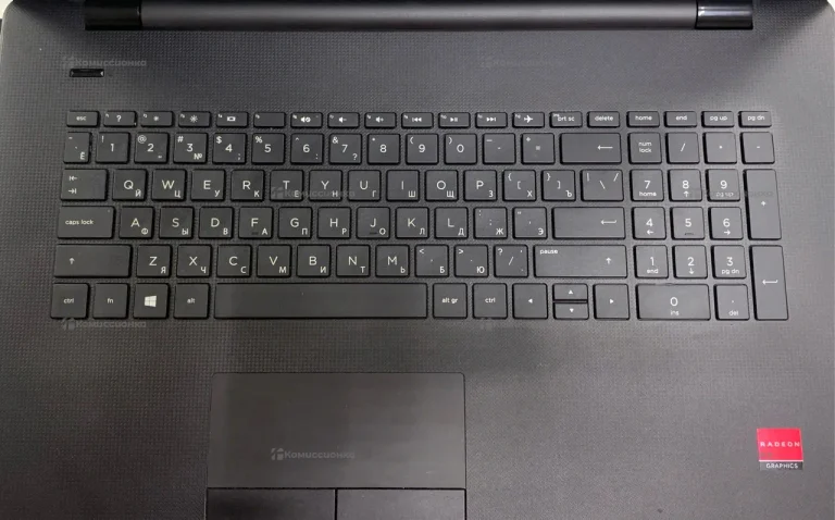Ноутбук HP  17-ak066ur