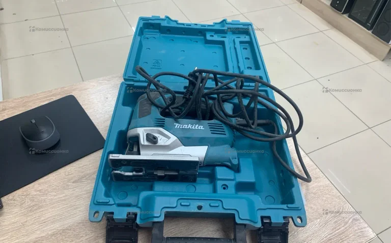 Электролобзик makita JV0600K