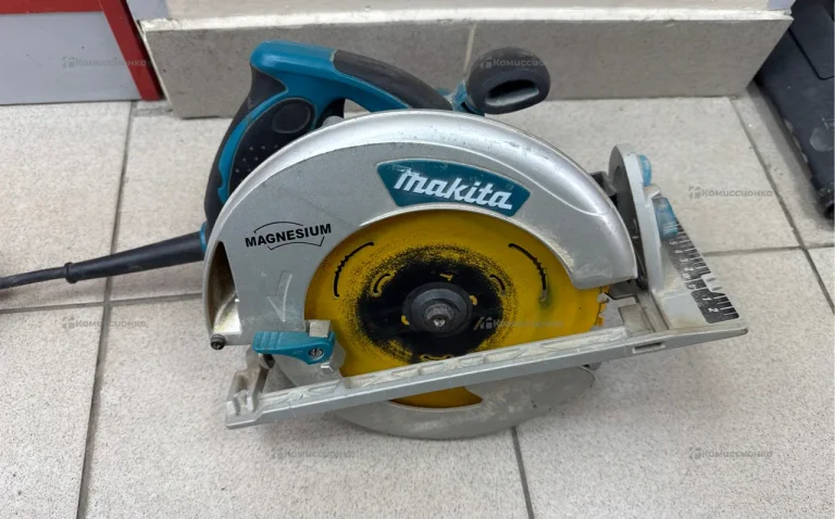 Дисковая пила makita 5008MG