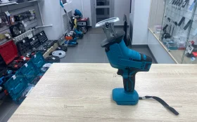 сабельная пила Makita синий кейс