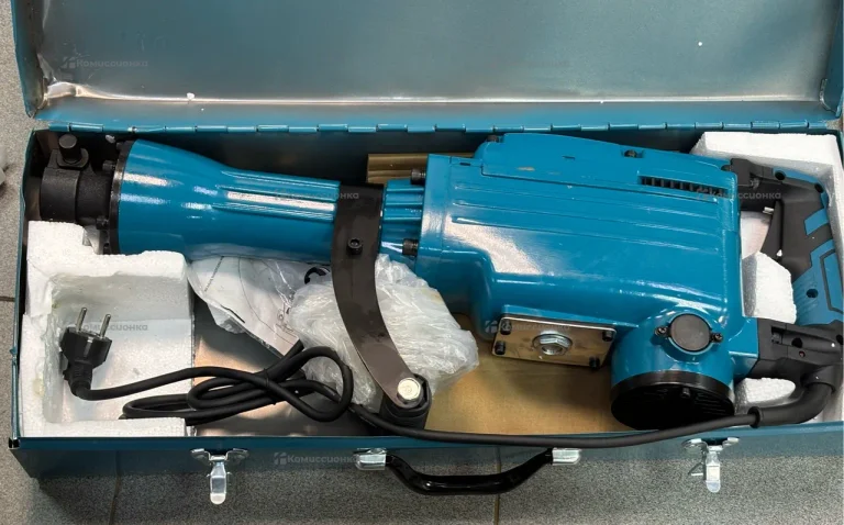 Отбойный молоток Makita HM1306