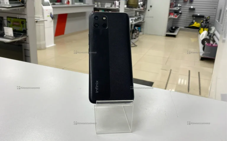 Infinix Smart 6 HD 2/32 ГБ