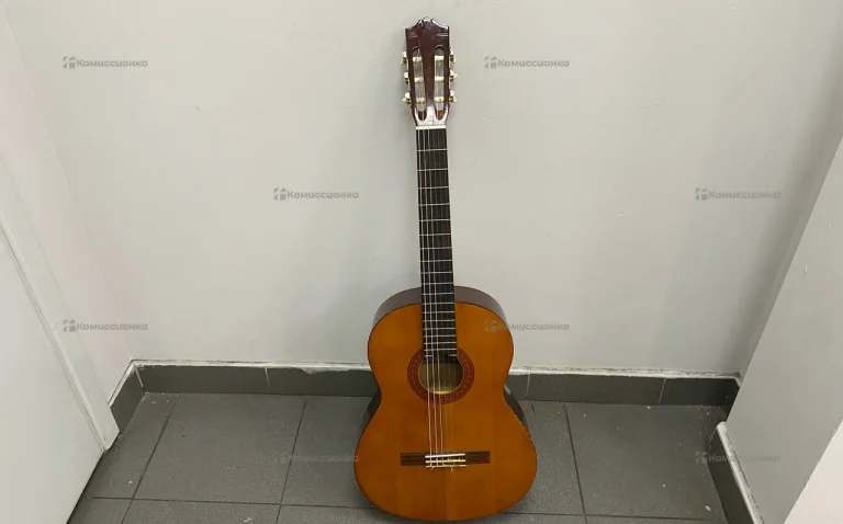 Гитара Yamaha c40