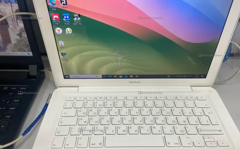 Ноутбук  Makbook 13 Mid 2010