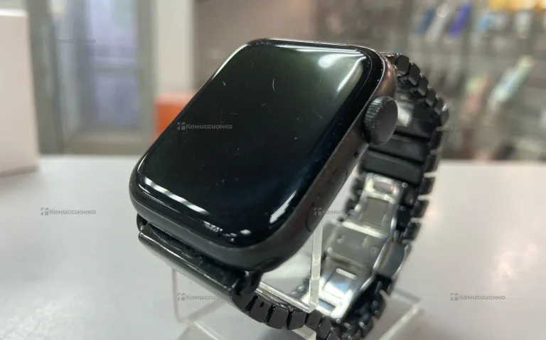 Часы  Apple Watch SE 2020 44mm