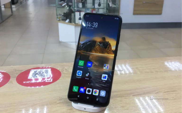 Infinix Hot 30 Play 8/128 ГБ