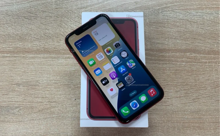 Apple iPhone XR 3/128 ГБ