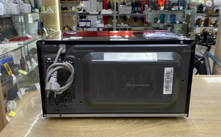 Микроволновая печь  LG MS2042D