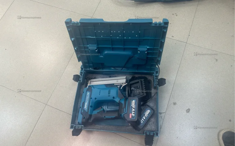 Гвозедбоный пистолет Makita АКБ (rep)