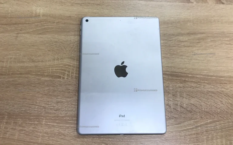 Планшет Apple iPad 8 32 WiFi