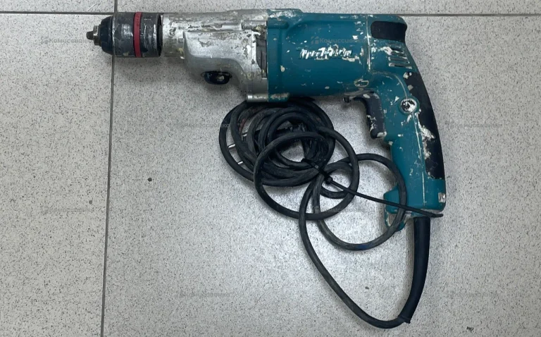 Дрель makita dp4011