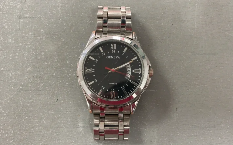 Часы  Geneva quartz