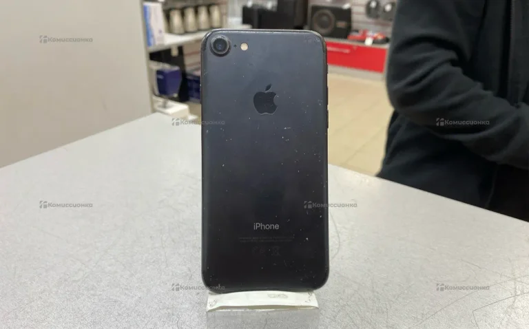 Apple iPhone 7 2/32 ГБ