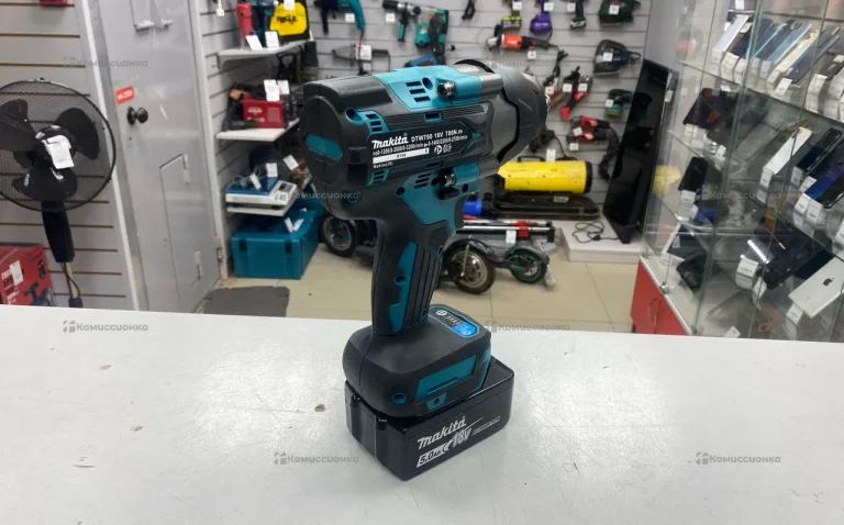 гайковерт  Makita dtw700