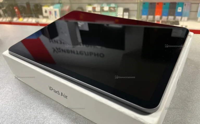 Планшет Apple iPad AIR 5-го поколения 64GB Wi-Fi