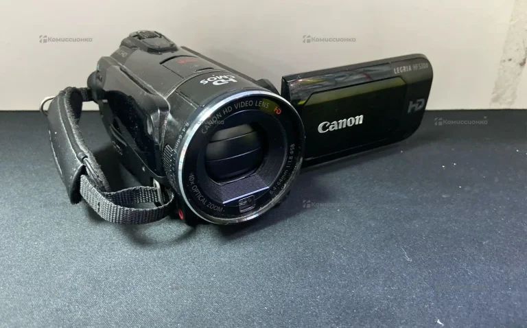 Видеокамера Canon Legria HF S200