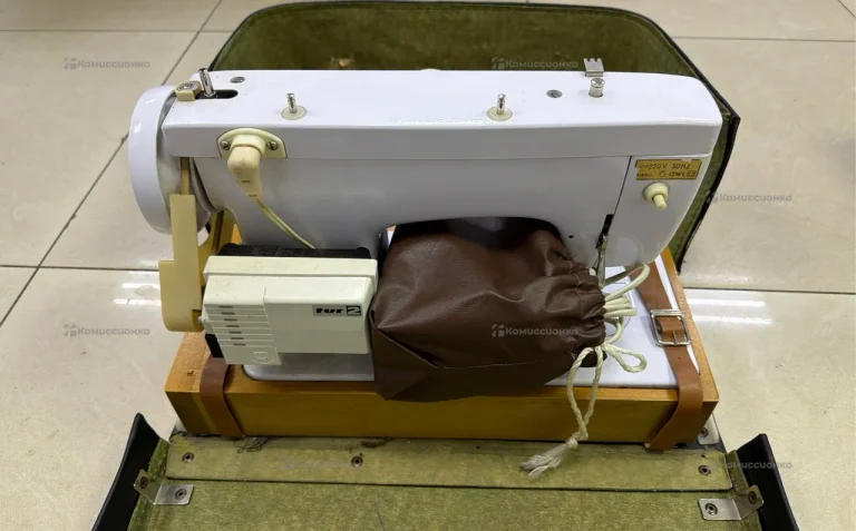 Швейная машина  Чайка 132М