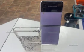 Samsung Galaxy Z Flip3 5G 8/128 ГБ