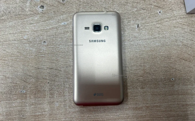 Samsung Galaxy J1 0/4 ГБ