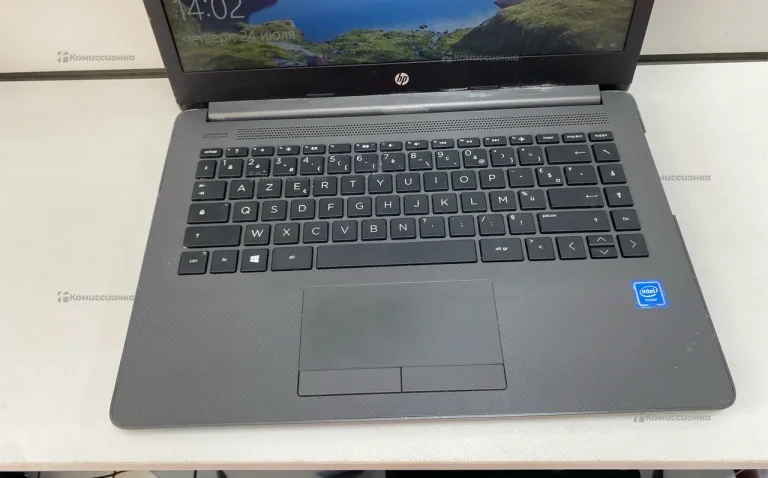 Ноутбук  HP 240 F7