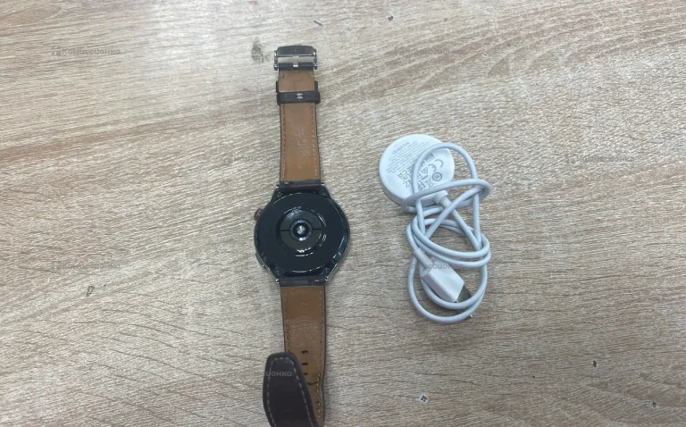 Часы Huawei Watch 4 Pro