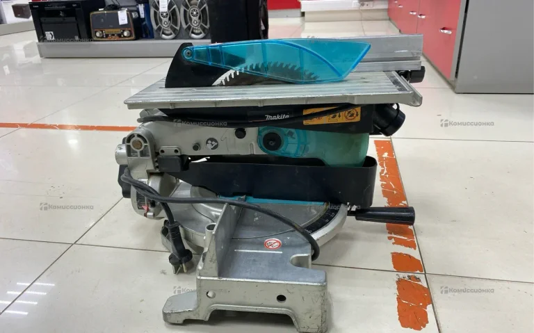Торцовочная пила makita LH1040