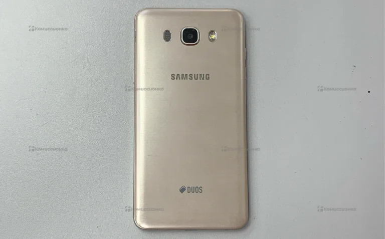 Samsung Galaxy J7 (2016) 2/16 ГБ